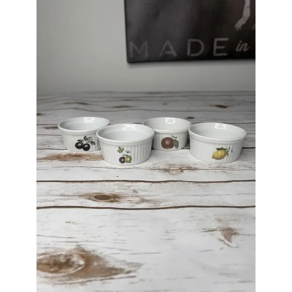 Cordon Bleu BIA Bakeware (4) White‎ w/Fruit Ceramic Ramekins